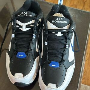 Men’s Air Monarch IV